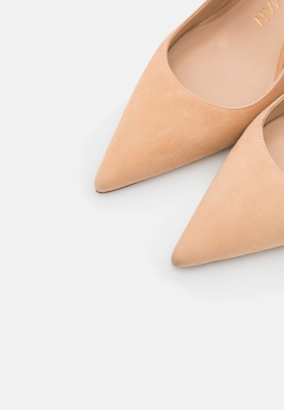 Stuart Weitzman STUART SLINGBACK - Pumps - adobe