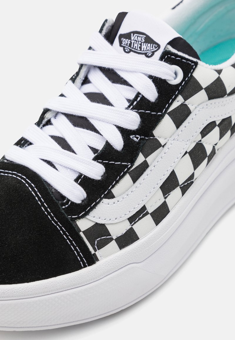 Vans UA OLD SKOOL OVERT CC - Trainers - black/white/black  display picture 1
