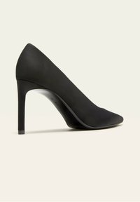 Stradivarius Lodičky na vysokém podpatku - black