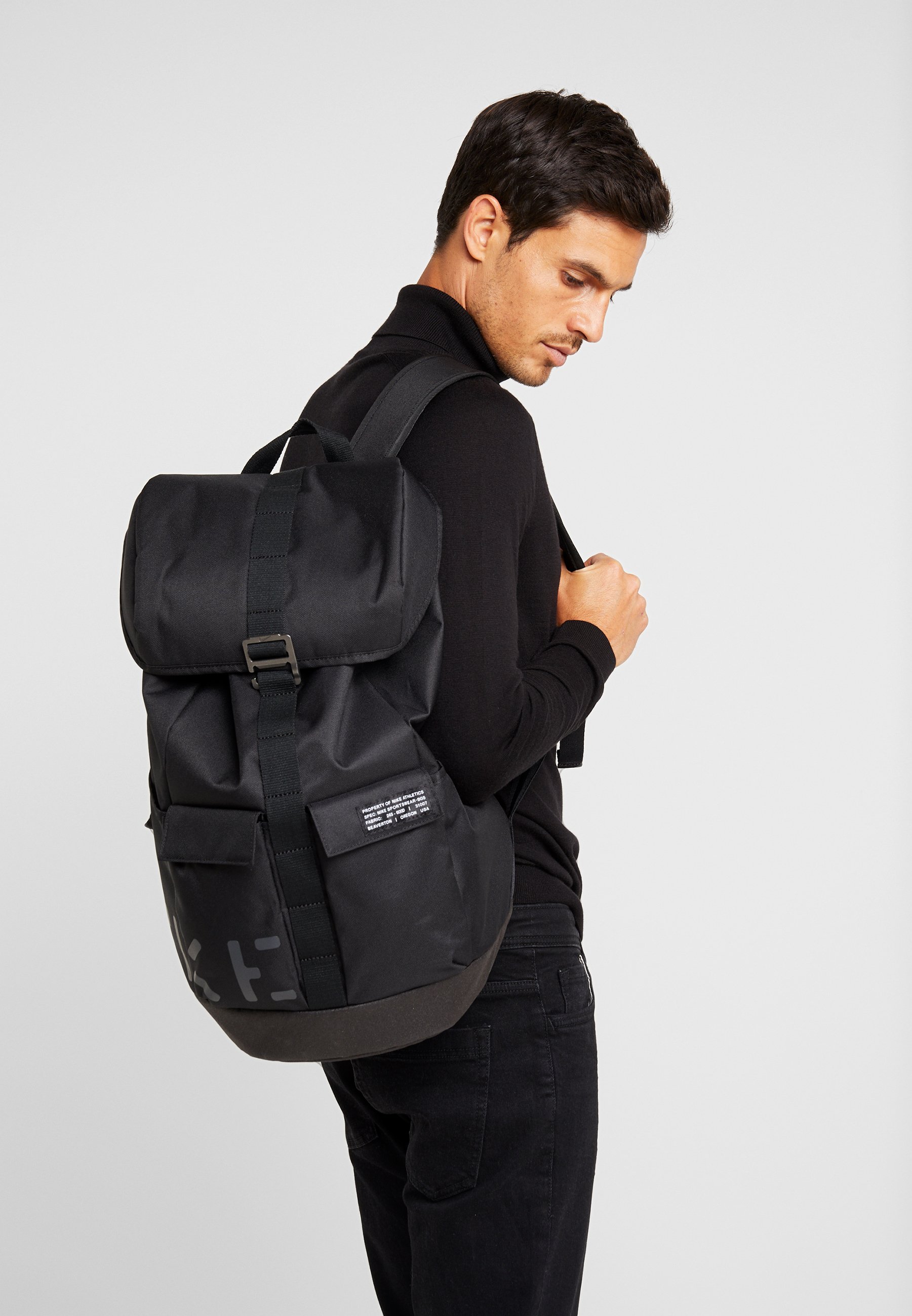 nike explorer backpack