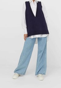 Stradivarius Sweter