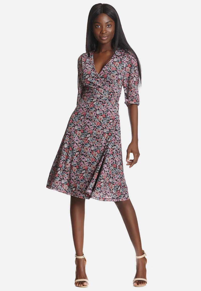 Damen Freizeitkleider | Vive Maria Freizeitkleid flower allover/rosa - AW84293 Damen Freizeitkleider | Vive Maria Freizeitkleid flower allover/rosa - AW84293