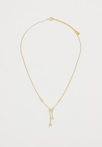 Collier en or avec une chaîne délicate, arborant six pierres claires de différentes formes, y compris des cercles et des carrés, disposées en design en goutte.