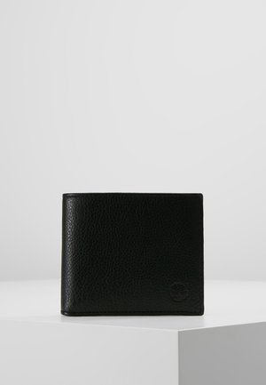 Portefeuille en cuir noir avec une finition texturée, design pliable en deux, et logo en relief sur le devant. Forme compacte avec des bords nets.
