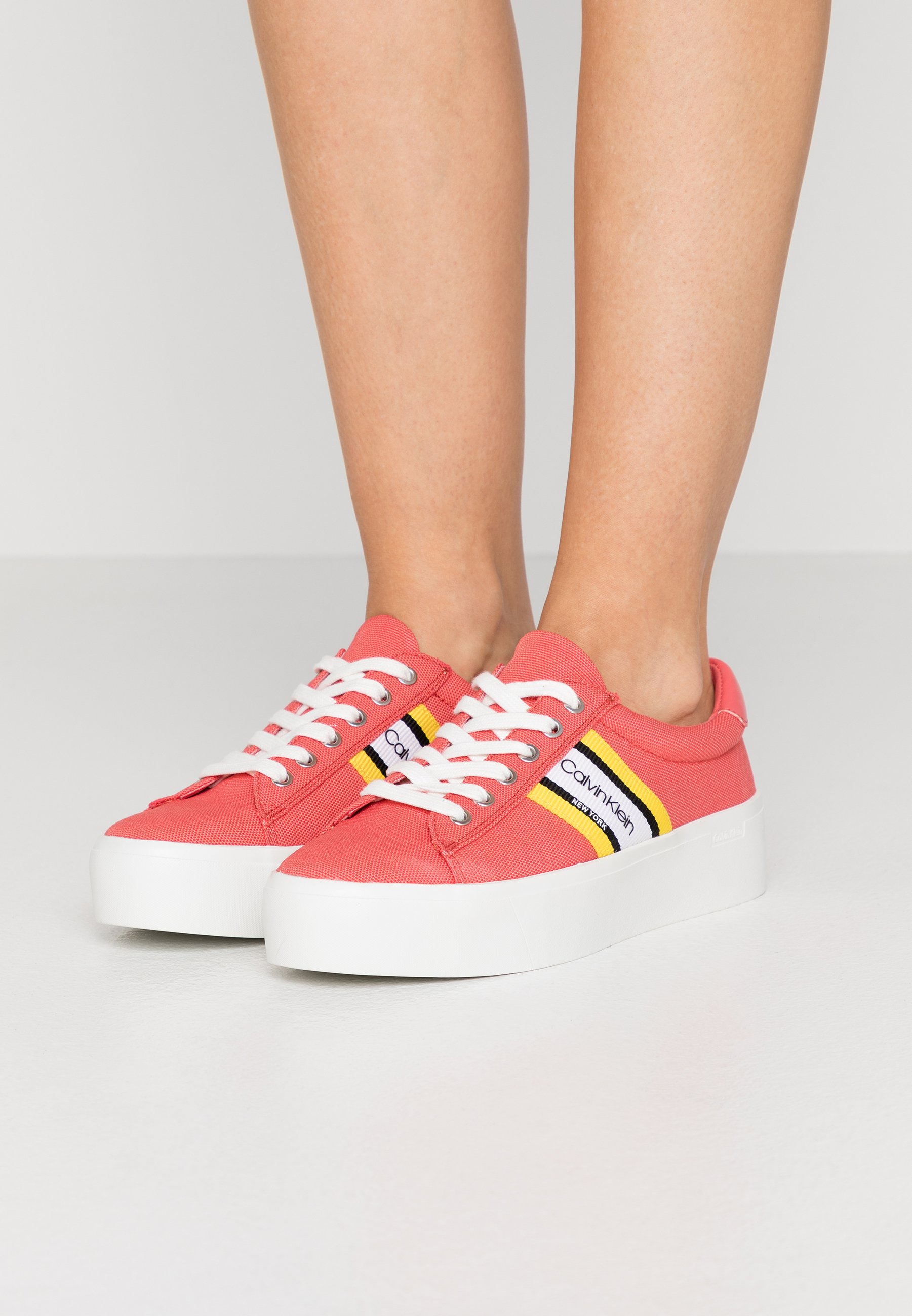 Blauwe CALVIN KLEIN Lage sneakers JINJER | Omoda