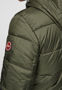 s.Oliver Chaqueta de invierno - khaki
