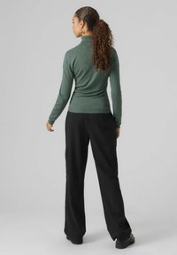 Vero Moda VMGLORY ROLLNECK  - Džemper - dark forest