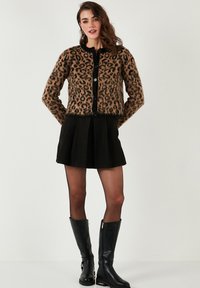 LELA Chaqueta de punto - mottled brown