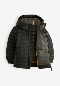 Giacca nera imbottita con cappuccio, dotata di chiusura con zip, polsini a coste e interno foderato in arancione. Include tasche laterali e texture trapuntata.