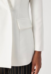 Bruuns Bazaar RUBYSUS TUXI BLAZER - Žakete - snow white