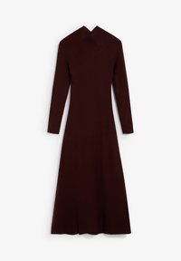 Vestido de punto burdeos hasta la rodilla, con mangas largas y un escote en forma de V pronunciado. Presenta un cuerpo ajustado y una falda con vuelo.