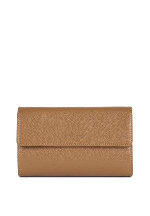 Portafoglio in pelle marrone con una trama a granuli, forma rettangolare, chiusura a patta e marchio in rilievo sul fronte.