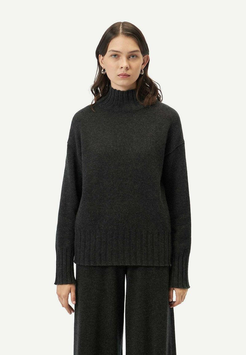 GOBI Cashmere Pullover - black