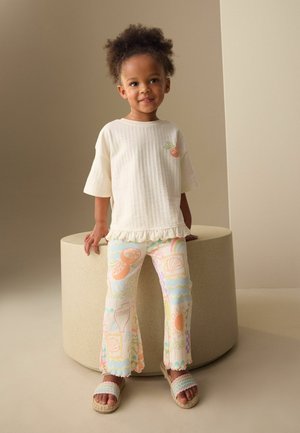 Next, REGULAR FIT - SHORT SLEEVE TOP AND FLARE SET . - Svetrík - white rainbow