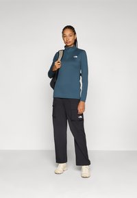 The North Face FLEX 1/4 ZIP TEE SLIM - Longsleeve - deep cypress