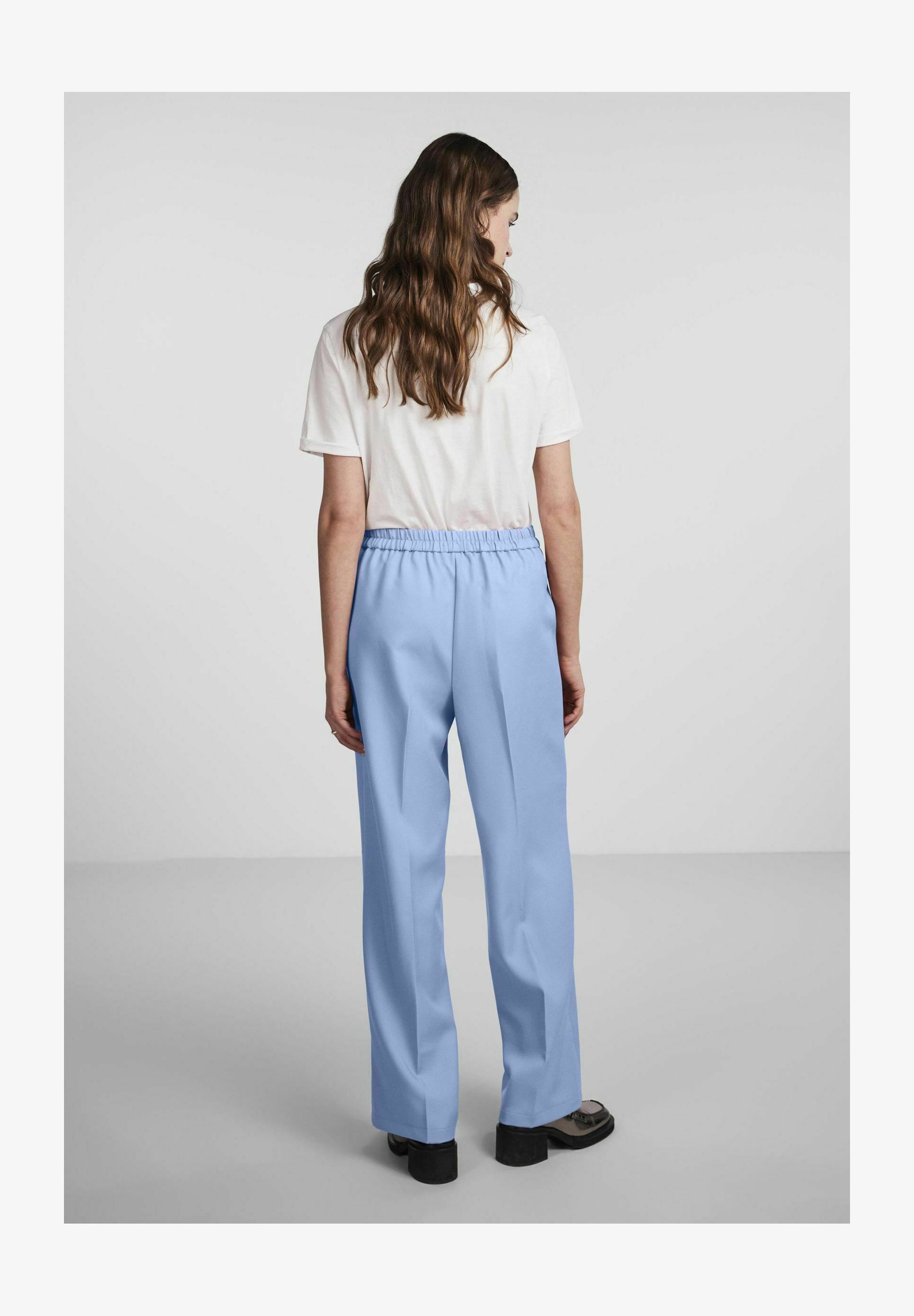 Pantaloncini Donna PIECES Pcneva HW Wide Shorts Noos – Modello Largo, Comfort Estivo – Marca Danese