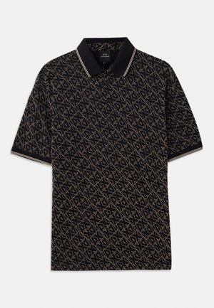 Svart polo skjorte med et geometrisk gullmønster, korte ermer og en klassisk krage med subtile stripete detaljer.