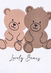 Twee cartoonberen, één lichtbruin en één donkerbruin, zitten zij aan zij op een witte achtergrond, met de tekst "Lieve Beren" eronder.
