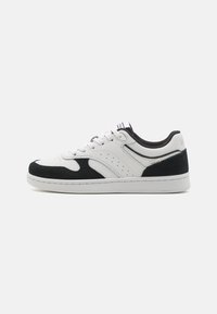 Atlasīts, black/white