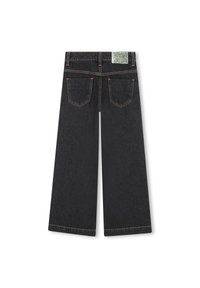 Czarne dżinsy z szerokimi nogawkami, z różowymi przeszyciami, dwoma tylnymi kieszeniami, szlufkami na pasek oraz błyszczącą naszywką z logo na pasku.