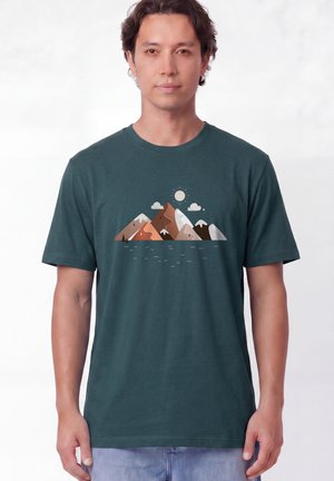 watapparel, MOUNTAINS & MOON UNISEX - T-Shirt print - stargazer