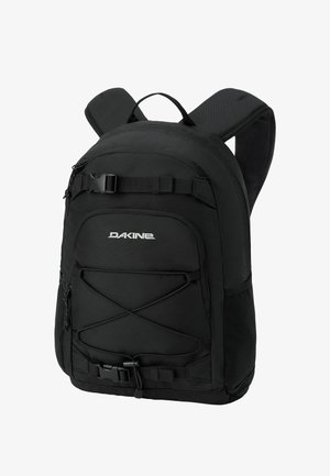 Sac à dos Dakine noir avec bretelles rembourrées, boucle avant, compartiments zippés et cordon élastique en croix sur la poche avant.