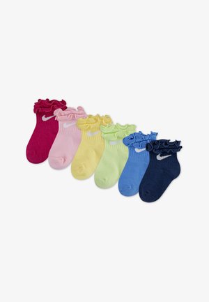 Ensemble de six socquettes multicolores : rose foncé, rose clair, jaune, vert clair, bleu et bleu foncé. Chaque paire est ornée d'un revers froufrou et d'un logo.
