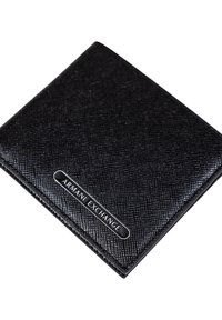 Portafoglio in pelle nera strutturata con una placca logo liscia con "ARMANI EXCHANGE" in lettere argentate, design compatto a forma quadrata.