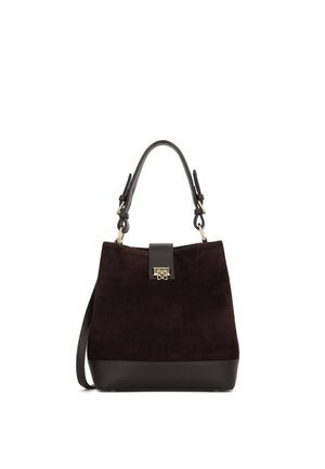 Torba na ramię z ciemnobrązowego zamszu o ukształtowanej formie, z dodatkami ze skóry, krótkim górnym uchwytem i odpinanym paskiem na ramię. Detale w złotym kolorze.