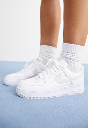 Matalavartiset tennarit - white