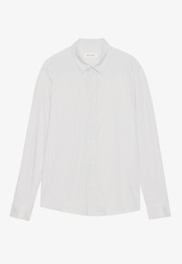 Camicia a maniche lunghe con bottoni di colore blu chiaro con sottili righe bianche, design con colletto e bottoni bianchi. Tessuto morbido con una sottile texture.