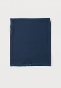 Λαιμός σε ναυτικό μπλε χρώμα κατασκευασμένος από λείο ύφασμα. Διαθέτει επίπεδες ραφές, ετικέτα με λογότυπο στο κάτω μέρος και ορθογώνιο σχήμα.