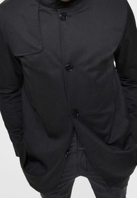 Selected Homme Abrigo corto - black