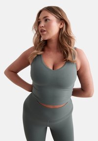 Thumbnail Image 3