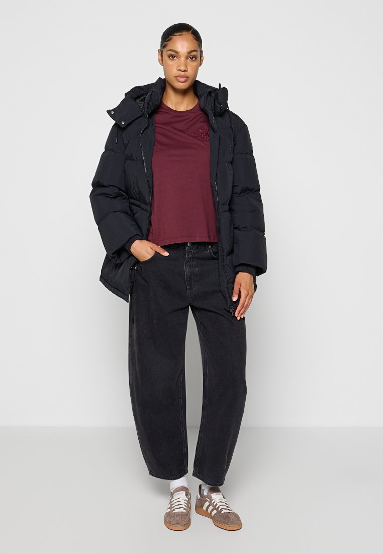 REGULAR FIT