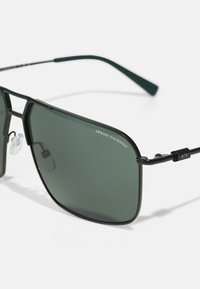 Armani Exchange Aurinkolasit - matte green