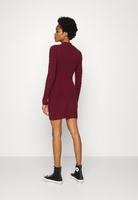 Hollister Co. CABLE DRESS - Vestido de malha - burgundy