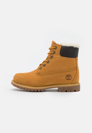 Timberland 6IN PREMIUM - Šněrovací kotníkové boty - wheat