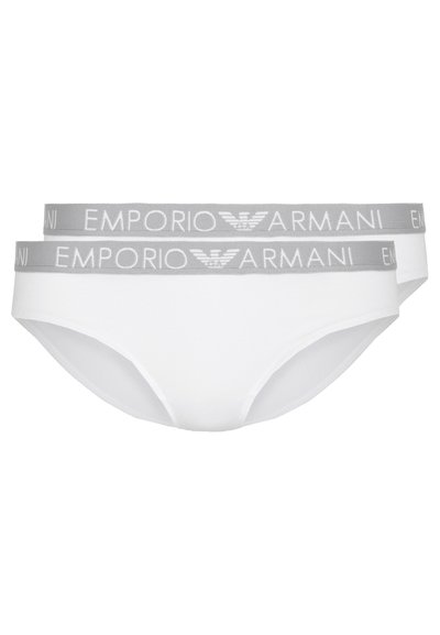 Baltas kokvilnas apakšveļa ar gludu virsmu. Pelēka elastīga josta ar balto "EMPORIO ARMANI" logotipu, minimālisma dizains. Divu iepakojumu komplekts.