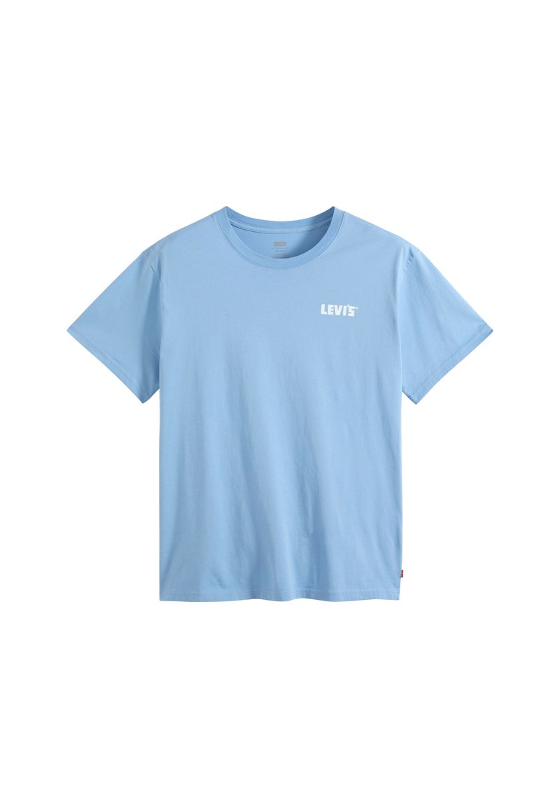 Hellblaues T-Shirt mit kurzen Ärmeln und Rundhalsausschnitt, mit weißem Levi's-Logo auf der linken Brust und kleinem rotem Etikett an der Seitennaht.