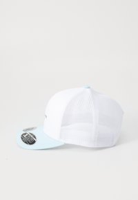 Thumbnail Image 3