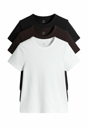 Kolme poikkiraitakuvoilla varustettua lyhythihainen pyöreäkauluksista t-paitaa mustana, tummanruskeana ja valkoisena, kerrostettuna eteen ja taakse valkoista taustaa vasten.