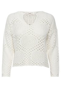 Biały dziergany sweter z dekoltem w serek, ozdobiony ażurowymi wzorami i fakturowanym projektem. Długie rękawy zwężają się przy nadgarstkach.