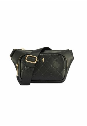 Czarna skórzana nerka z pikowaną przednią kieszenią, złotym zamkiem błyskawicznym i klamrą, regulowanym czarnym paskiem oraz małym złotym emblematem.