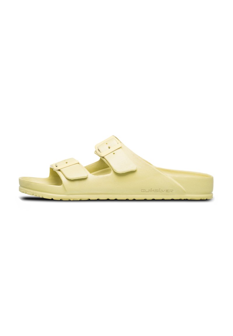 Lys gule slip-on sandaler lavet af tekstureret skum, med to justerbare remme med firkantede spænder og en polstret sål.