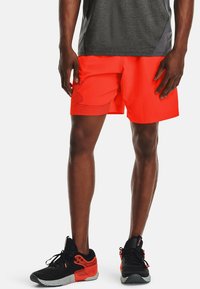 Under Armour Pantalón corto de deporte - red