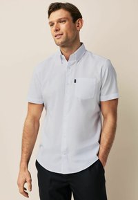 Next - BUTTON DOWN OXFORD SHORT SLEEVE - REGULAR FIT - Overhemd - white Miniatuurafbeelding 1