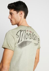 Key Largo MONTANA - Camiseta estampada - military green