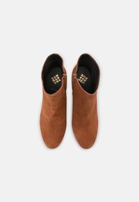 San Marina Botines de tacón - beige