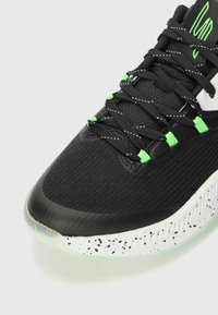 Skechers Performance NEXUS - Basketsko - white/black/lime
